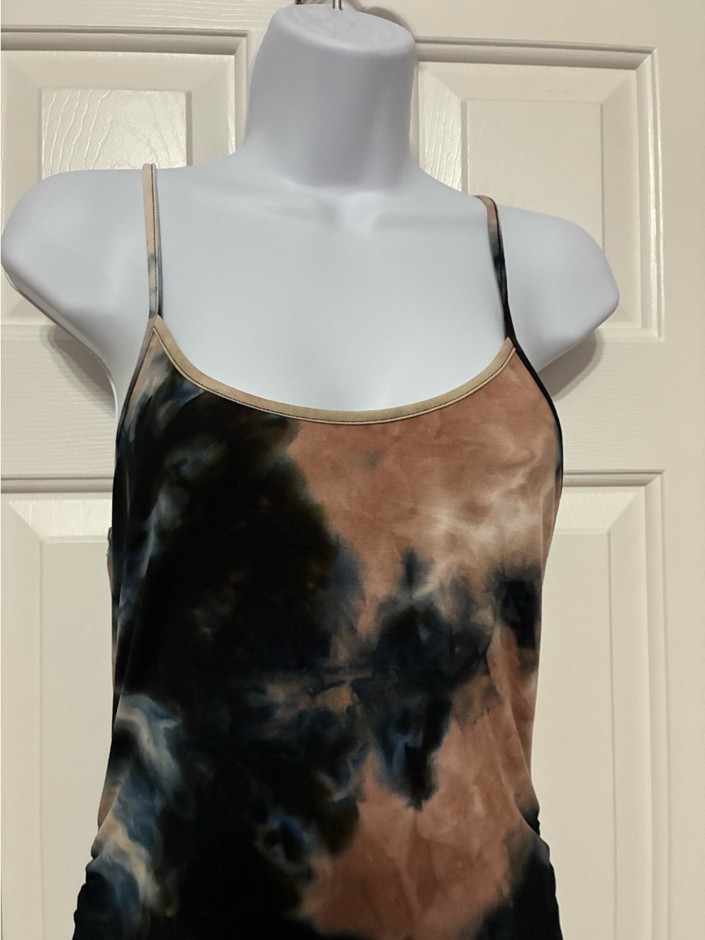 Side Ruched dress - Picture 4 of 9